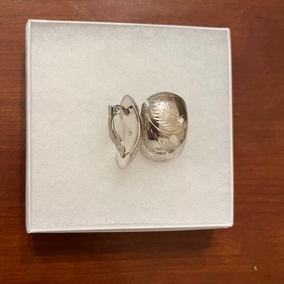 Vintage Engraved Sterling Silver 925 Clip on Earrings - Picture 6 of 11